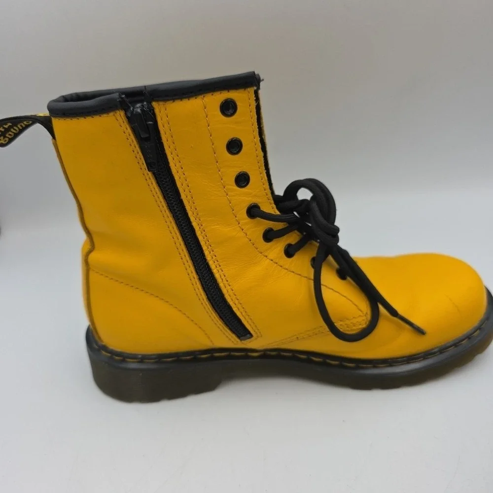 Dr Martens 1460Y Yellow Smooth Leather 8 Eyelet Combat Boots Youth size 5 Zip Up - Picture 5 of 11